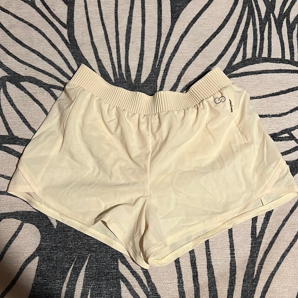 || girls pastel yellow athletic shorts